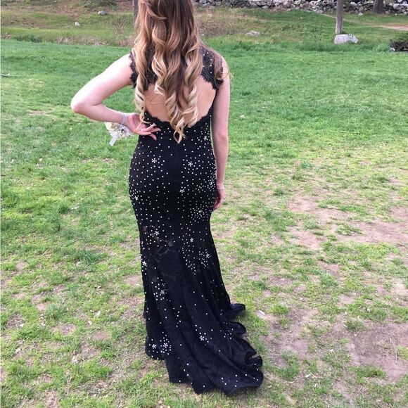 Avery G Formal Gown Size 8 - Picture 9 of 9